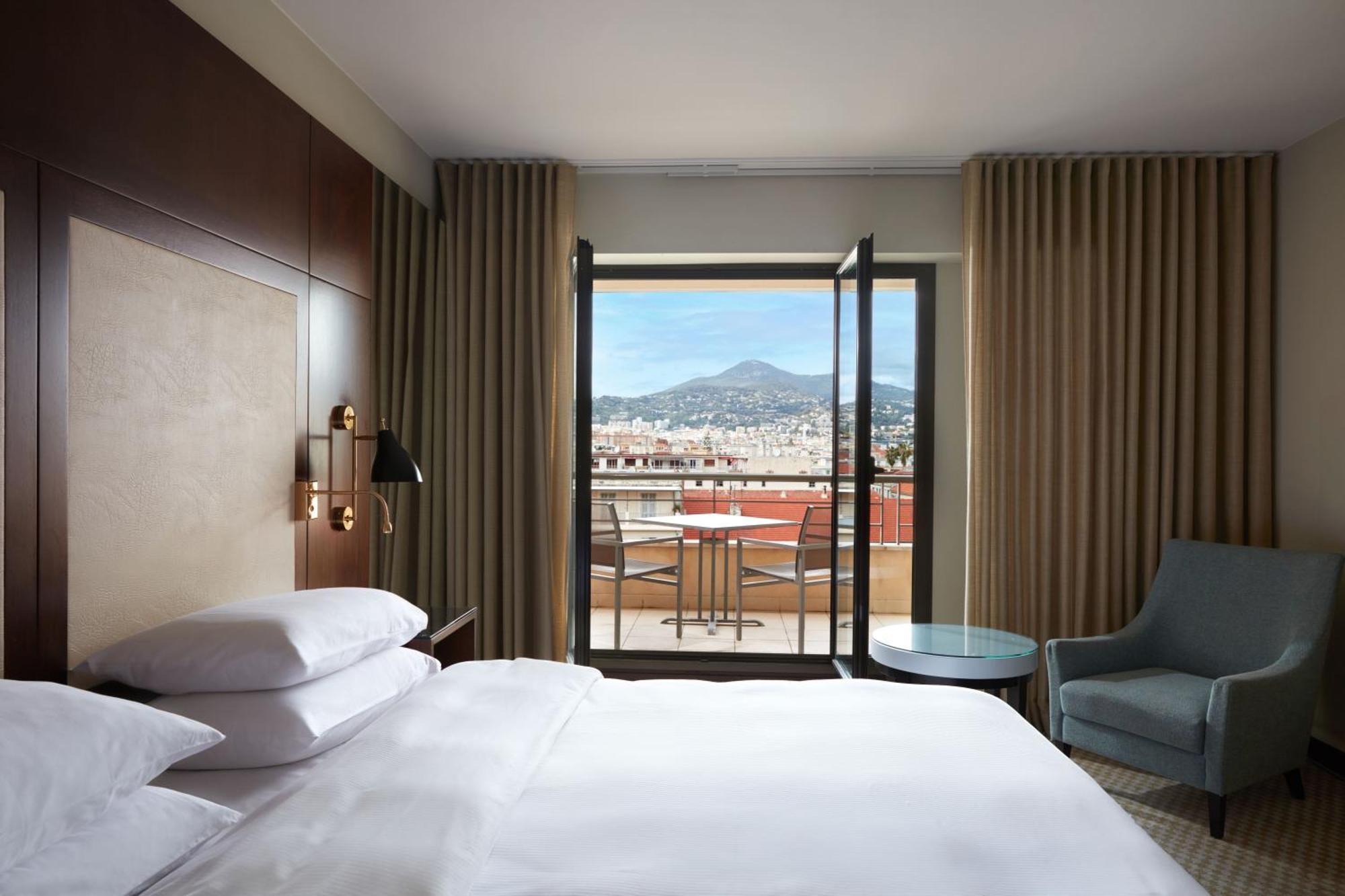 Hyatt Regency Nice Palais De La Mediterranee Exterior photo A guest room at the hotel