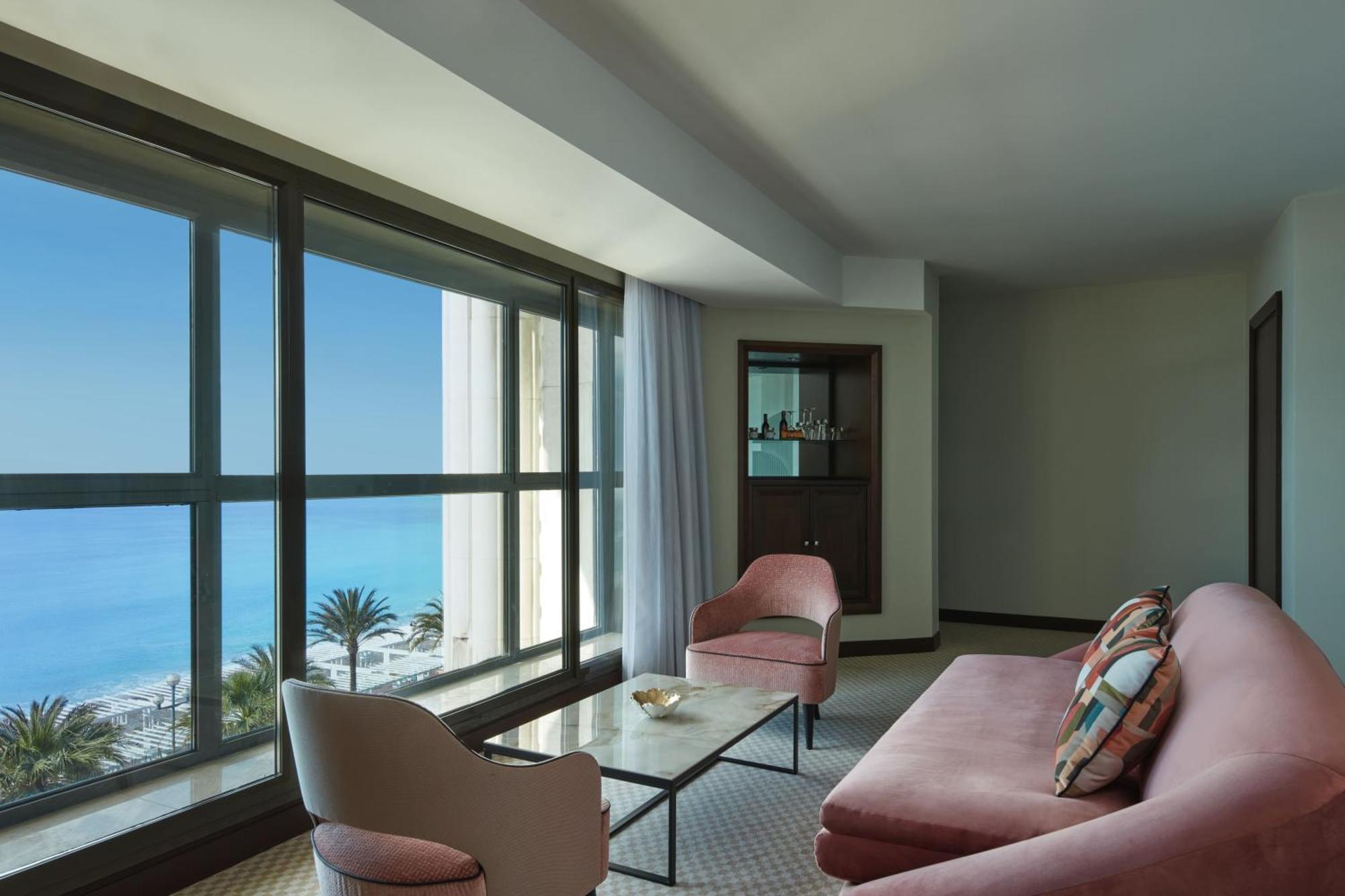 Hyatt Regency Nice Palais De La Mediterranee Exterior photo A suite at the hotel