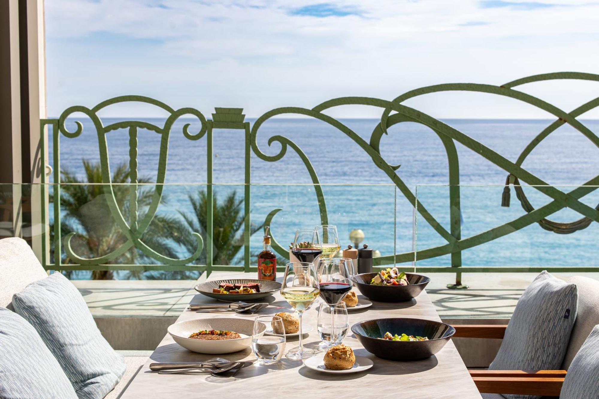 Hyatt Regency Nice Palais De La Mediterranee Exterior photo The Terrace at the Hotel